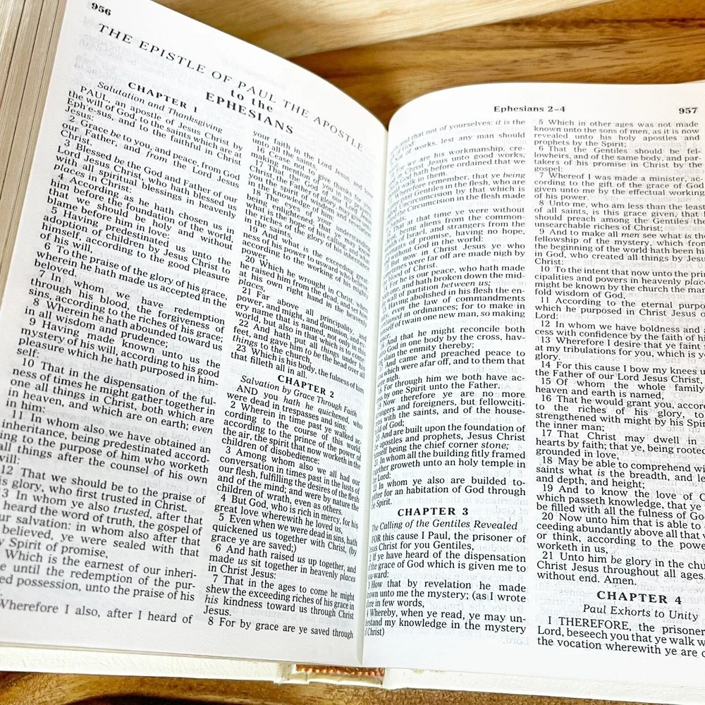 Vintage 1976 United Auto Memorial Holy Bible in Cedar Box KJV King James Version